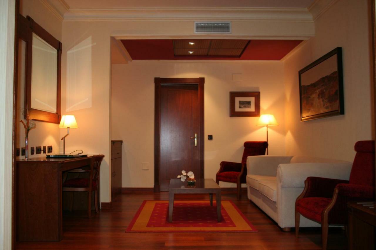 Hotel Palacio De La Magdalena 소토델바르코 외부 사진